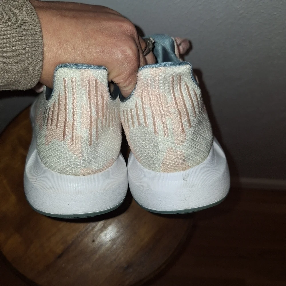 🌟 Adidas Camo shoes Sneakers Size 9.5